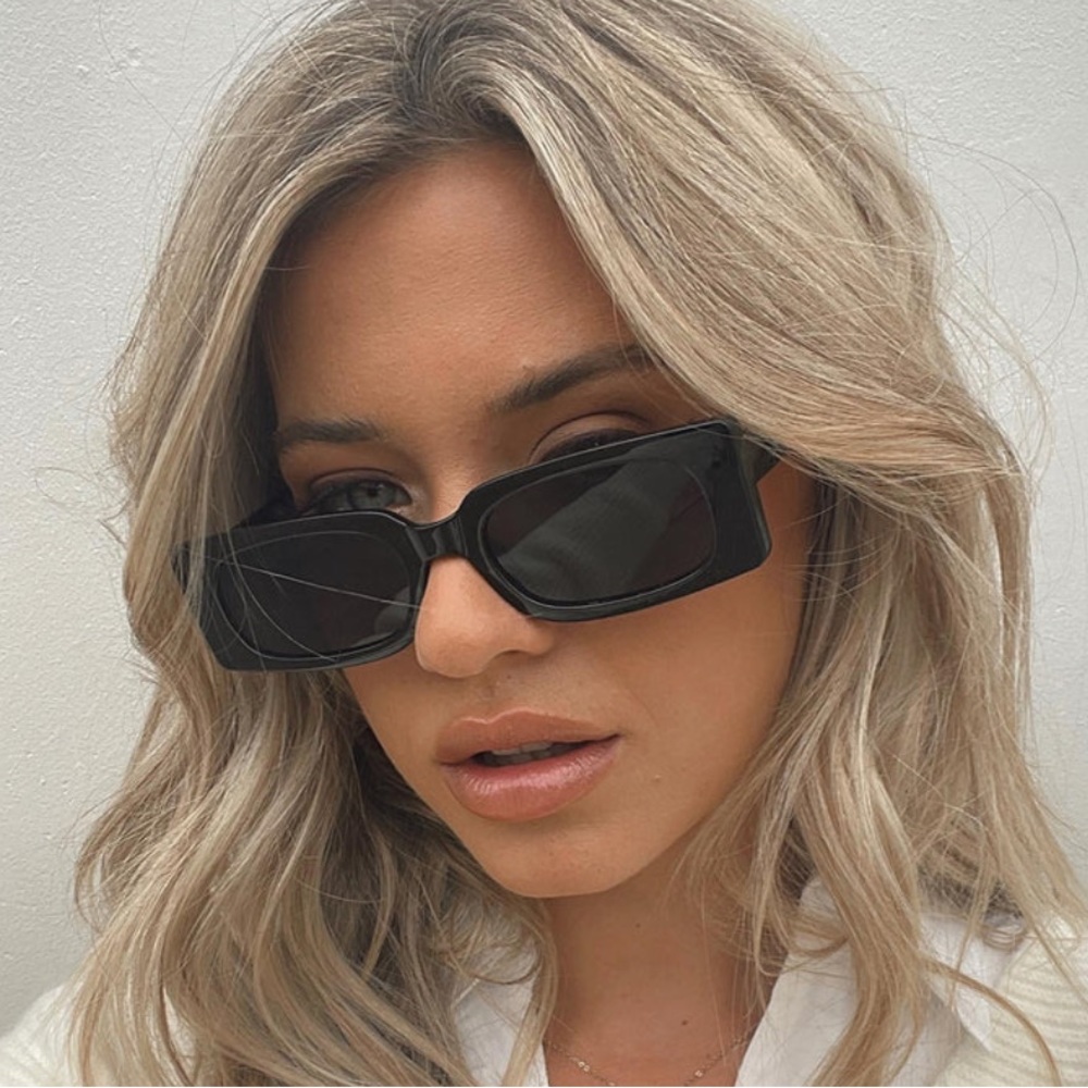 princess polly cahil sunglasses black